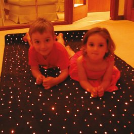 Interaktívny hviezdny koberec