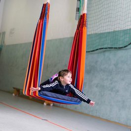 Terapeutická hojdacia sieť s mäkkou podložkou